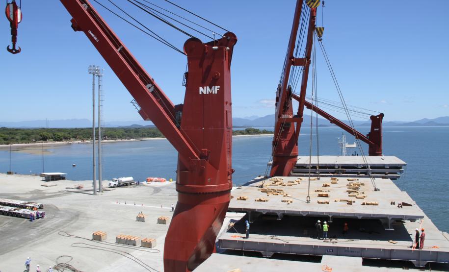 Autoridade portuária criou temporariamente o berço 301, para receber as primeiras peças do projeto P76, que está sendo desenvolvido pelo consórcio Technip/Techint