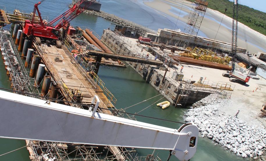 Ampliação do cais da Techint