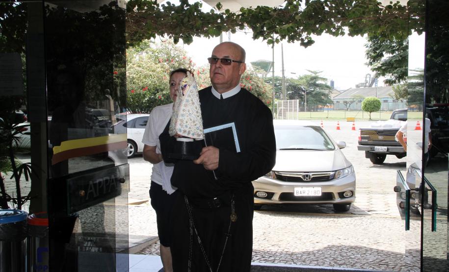 – No dia 11 de novembro, durante a tarde, a imagem de Nossa Senhora do Rocio visitou os trabalhadores da Appa. A imagem da Santa foi trazida ao Centro Administrativo Engenheiro Luiz Amatuzzi Pinho (Palácio Taguaré), sede da Appa, pelo Padre Afonso Tremba. O Padre, Missionário redentorista, está no Santuário auxiliando nesta 201ª Festa de Nossa Senhora do Rocio.