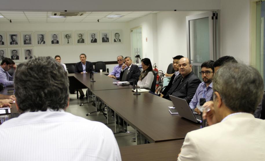 Este foi o terceiro encontro do grupo, criado em outubro, que irá propor um novo desenho da poligonal do Porto de Paranaguá, além de revisar os Planos de Desenvolvimento e Zoneamento dos portos de Paranaguá e Antonina (PDZPO)