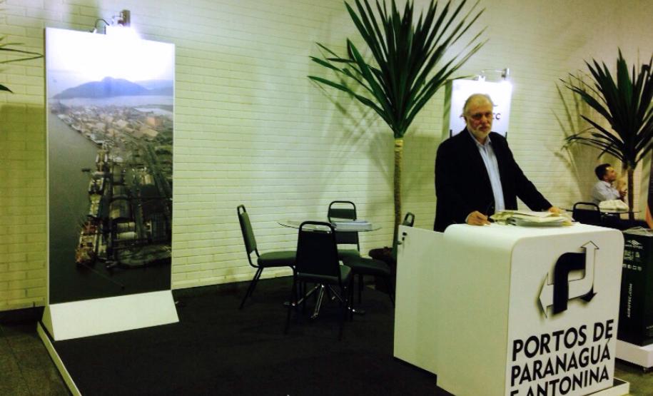 Especialistas de diferentes partes do mundo participam, em Foz do Iguaçu, do 2º Fórum de Agricultura da América do Sul. Com o tema “Inovação e Sustentabilidade no Campo”, o evento discute o agronegócio mundial a partir da realidade sul-americana. Os portos do Paraná estão presentes no evento.