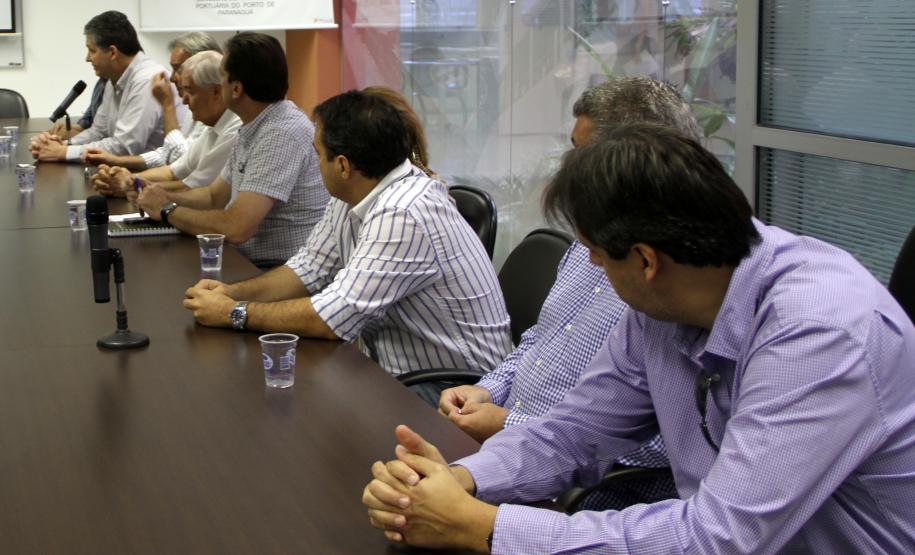 Na próxima segunda-feira (1/12), a Administração dos Portos de Paranaguá e Antonina (Appa) vai protocolar junto à Secretaria de Portos da Presidência da República (SEP), o novo Plano de Desenvolvimento e Zoneamento (PDZ) do Porto de Paranaguá. O documento, revisto, foi aprovado com ampla participação da comunidade portuária e do setor produtivo do Estado, nesta sexta-feira (28/11).