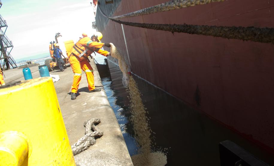 Porto de Paranaguá simula acidente ambiental e busca excelência no atendimento