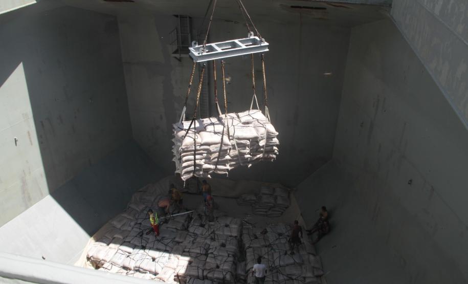 Antonina volta a carregar navios de açúcar