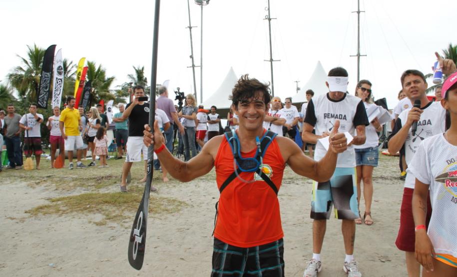 Remada dos 80 anos do Porto de Paranaguá reúne 200 participantes