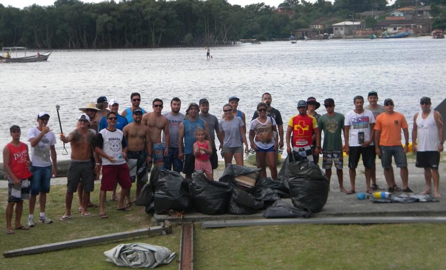 Remada dos 80 anos do Porto de Paranaguá reúne 200 competidores
