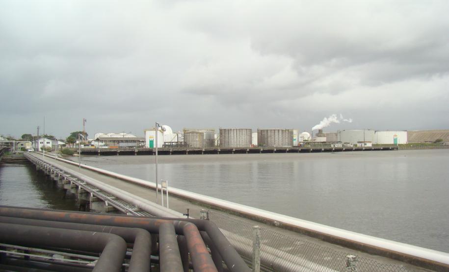 Porto de Paranaguá vai promover simulado para prevenção de acidentes em terminais líquidos