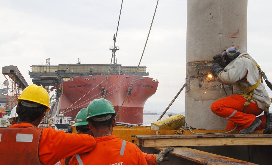 Porto de Paranaguá inicia obra de reforço do cais