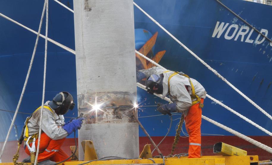 Porto de Paranaguá inicia obra de reforço do cais