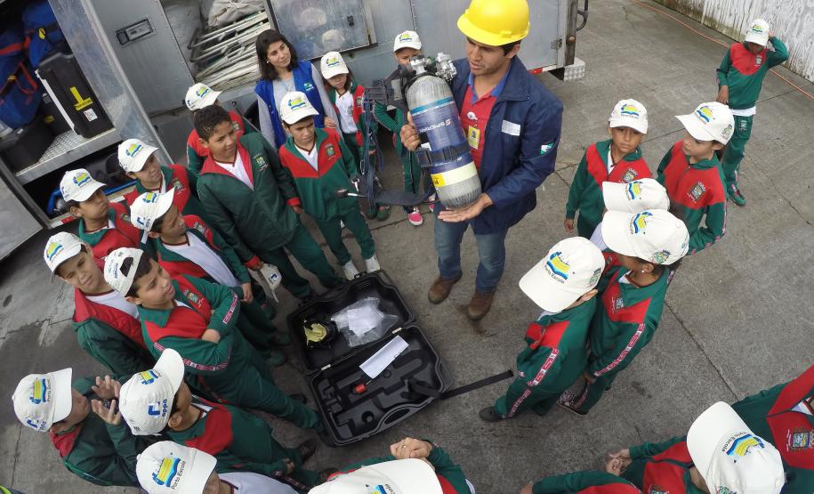 Porto de Paranaguá lança o projeto de educação ambiental Porto Escola Porto de Paranaguá lança o projeto de educação ambiental Porto Escola