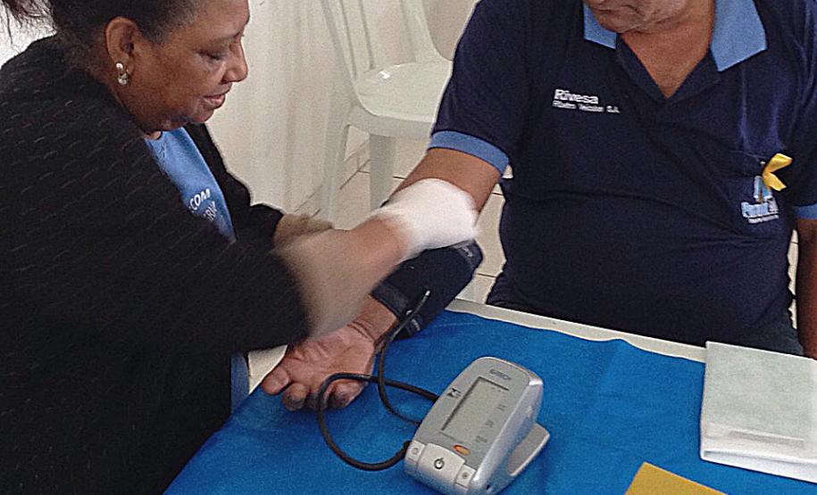 O programa Porto em Ação, coordenado pela Administração dos Portos de Paranaguá e Antonina no Pátio de Triagem, teve sua primeira edição de 2015 nesta terça-feira (12) e contou com a participação de mais de 400 caminhoneiros que chegaram a Paranaguá para descarregar grãos.