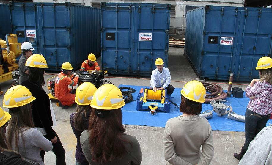 Prevenção de acidentes reúne estudantes, técnicos e moradores do Litoral