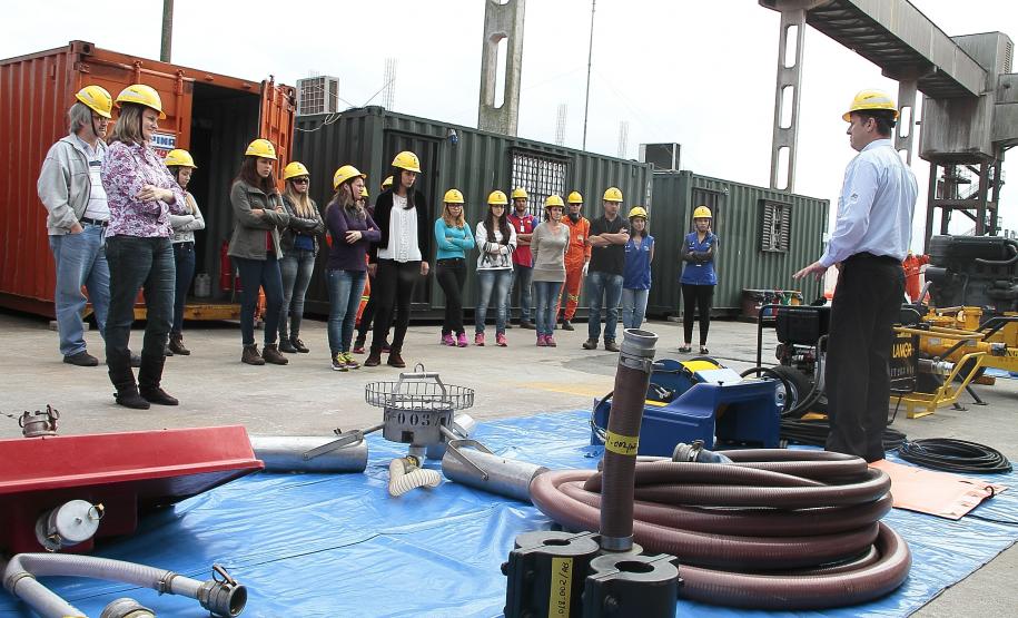 Prevenção de acidentes reúne estudantes, técnicos e moradores do Litoral