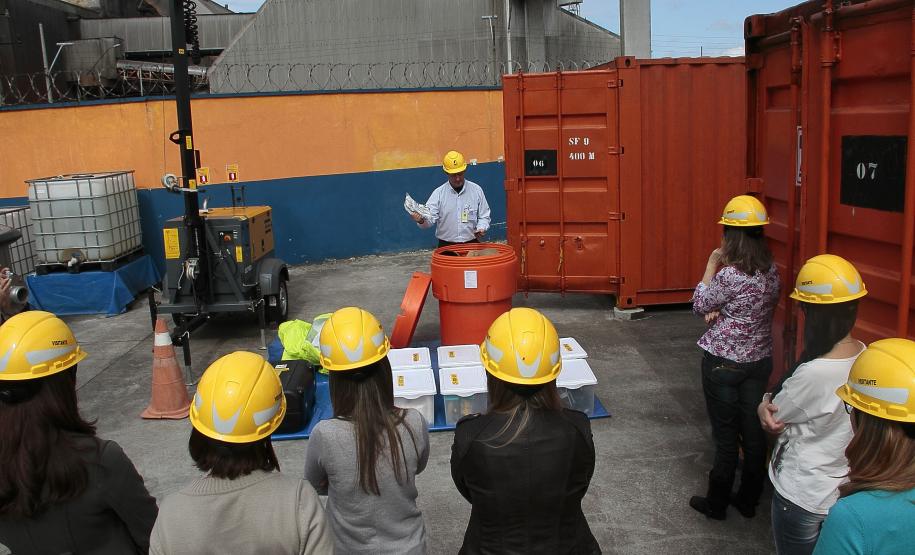 Prevenção de acidentes reúne estudantes, técnicos e moradores do Litoral
