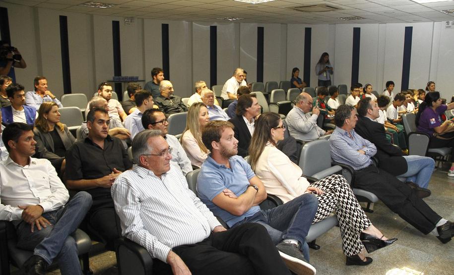 Autoridades atestam eficiência ambiental no Porto de Paranaguá