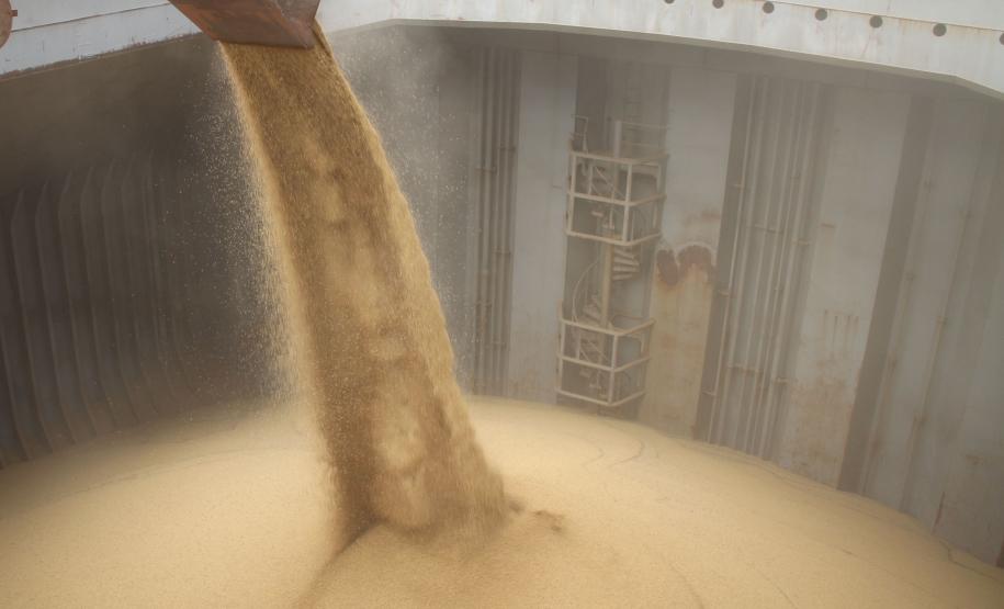 Na contramão da economia nacional, Porto de Paranaguá aumenta movimentação de cargas em maio