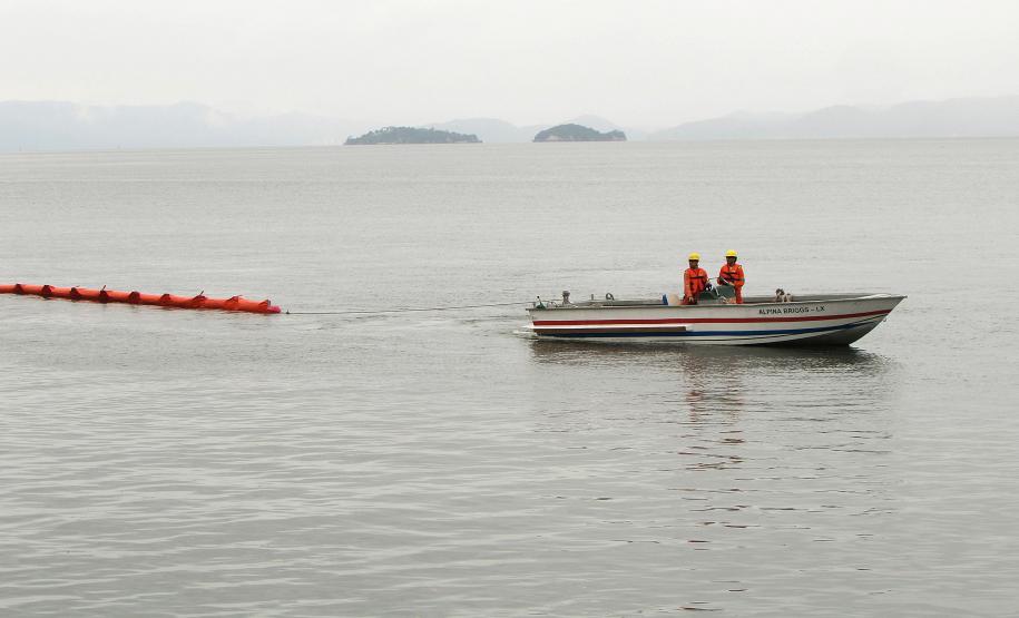 Porto de Paranaguá comprova junto ao Ibama capacidade de atender acidente ambiental Porto de Paranaguá comprova junto ao Ibama capacidade de atender acidente ambiental