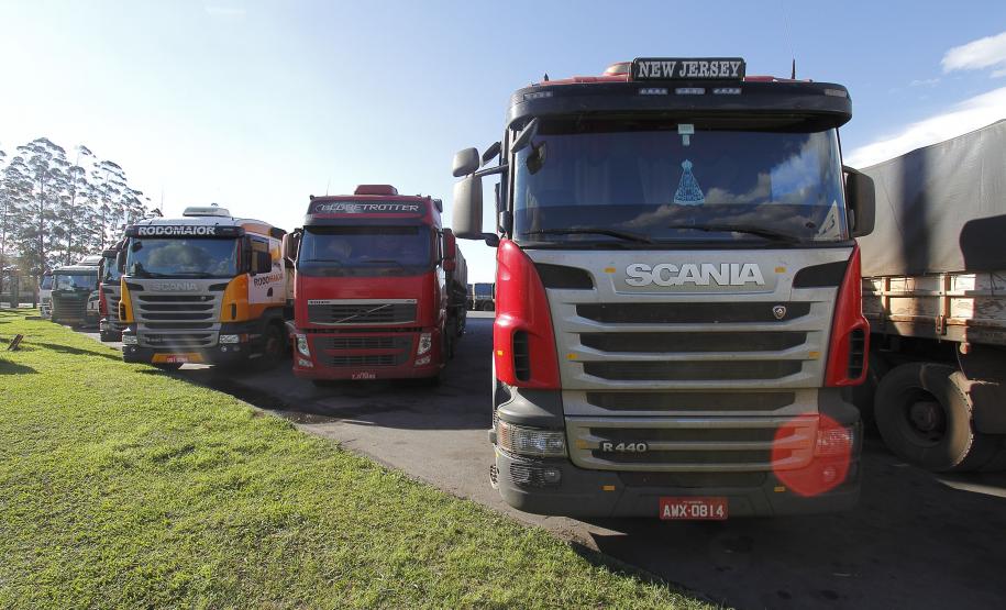Porto de Paranaguá aumenta em 107% o recebimento de caminhões no mês de junho Porto de Paranaguá aumenta em 107% o recebimento de caminhões no mês de junho