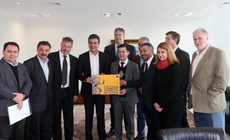 Appa entrega projeto de ciclovia que interligará Morretes e Antonina Appa entrega projeto de ciclovia que interligará Morretes e Antonina
