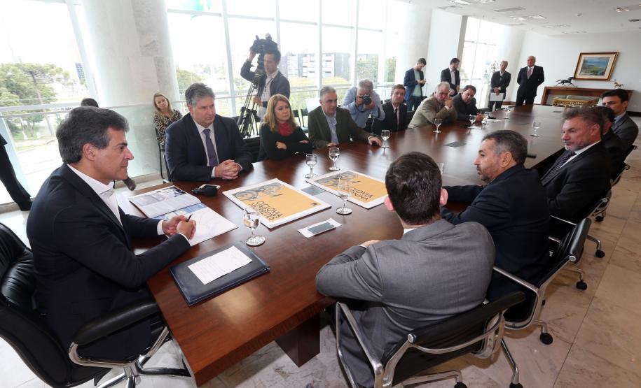 Appa entrega projeto de ciclovia que interligará Morretes e Antonina Appa entrega projeto de ciclovia que interligará Morretes e Antonina