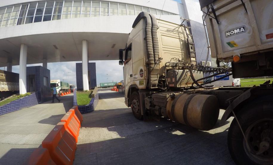 Porto de Paranaguá já utiliza os novos acessos ao pátio de caminhões