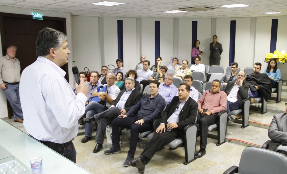 Representantes das Associações Comerciais do Paraná reconhecem aumento da produtividade do Porto de Paranaguá Representantes das Associações Comerciais do Paraná reconhecem aumento da produtividade do Porto de Paranaguá