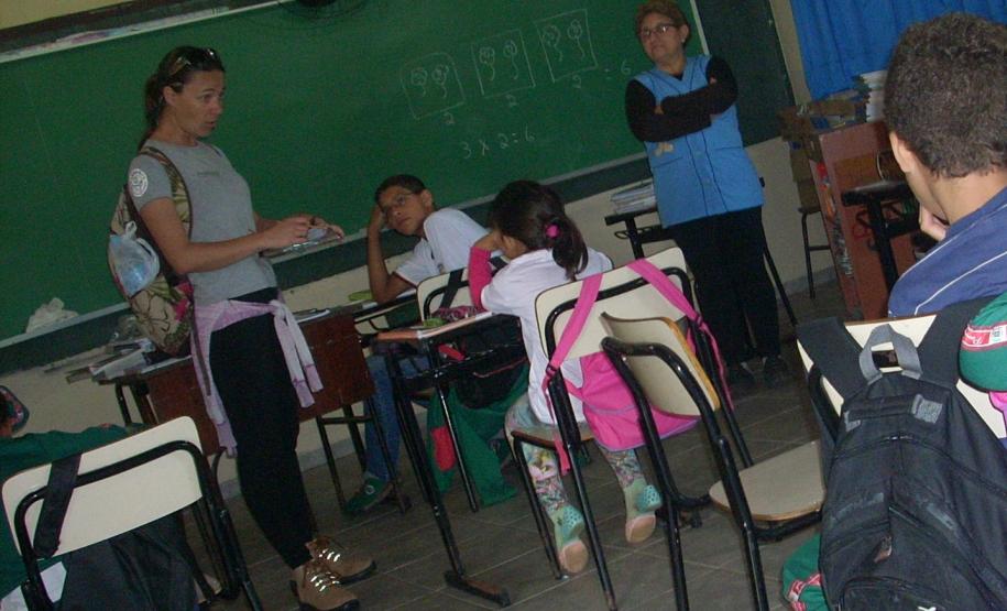 Appa orienta moradores das Ilhas sobre destinação de resíduos e cuidados com a dengue