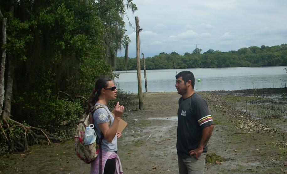 Appa orienta moradores das Ilhas sobre destinação de resíduos e cuidados com a dengue