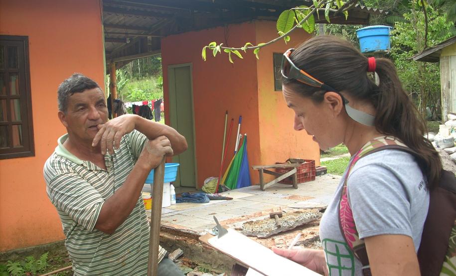 Appa orienta moradores das Ilhas sobre destinação de resíduos e cuidados com a dengue