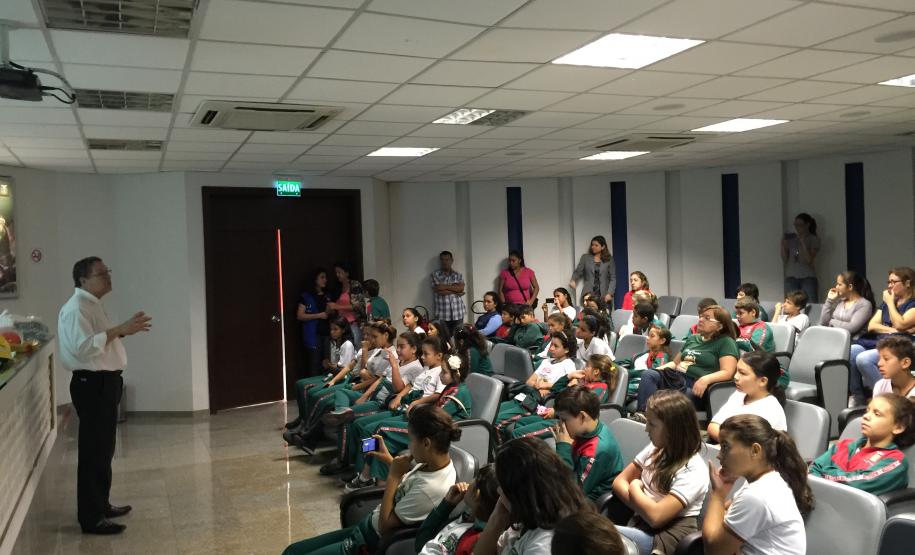 Mais de mil crianças já passaram pelo Porto Escola