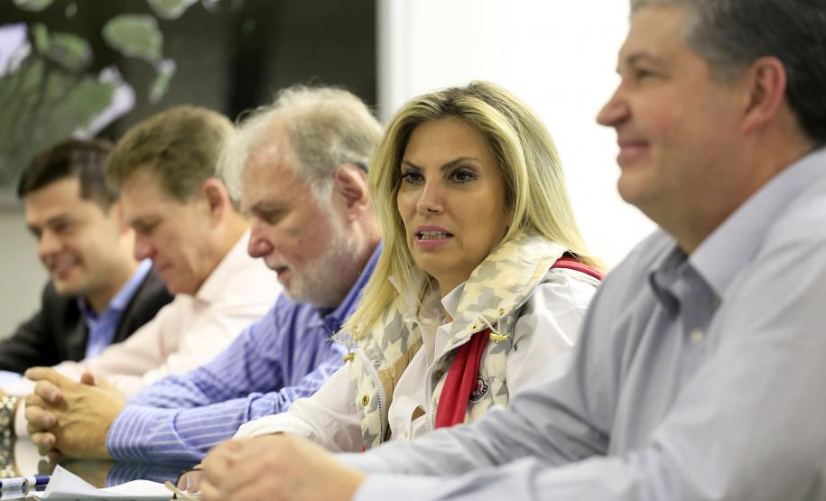 Mais um moderno carregador de navios começa a operar no Porto de Paranaguá