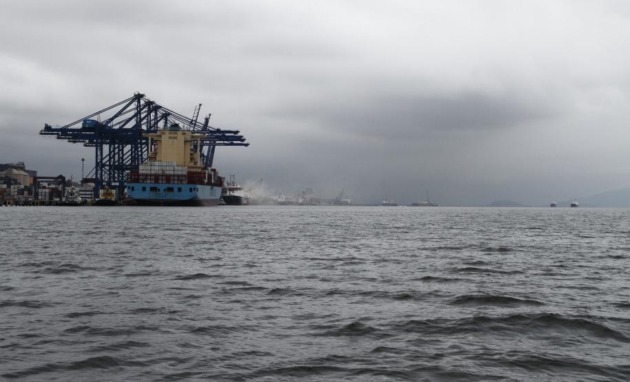 Apesar do triplo da chuva no bimestre, Paranaguá aumenta em 9,9% escoamento de grãos Apesar do triplo da chuva no bimestre, Paranaguá aumenta em 9,9% escoamento de grãos