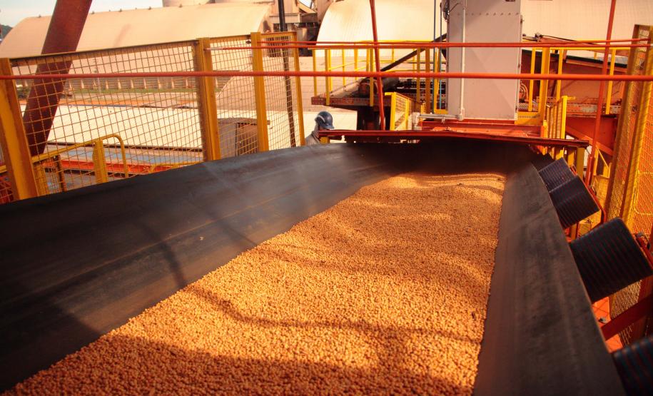 Porto de Paranaguá bate recorde de carregamento diário