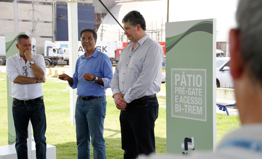 Porto de Paranaguá ganha nova alça de acesso e pátio para caminhões bitrem Porto de Paranaguá ganha nova alça de acesso e pátio para caminhões bitrem