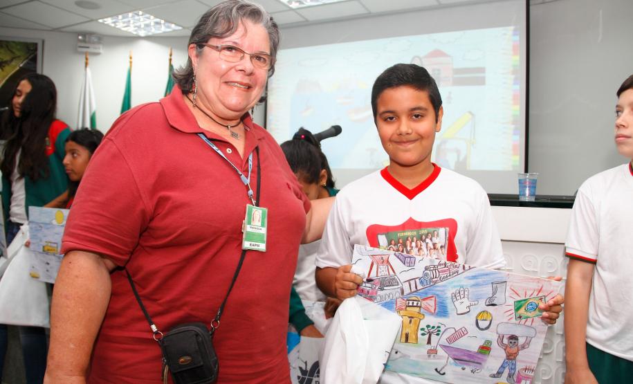 Projeto Porto Escola premia alunos e será ampliado em 2016 Projeto Porto Escola premia alunos e será ampliado em 2016