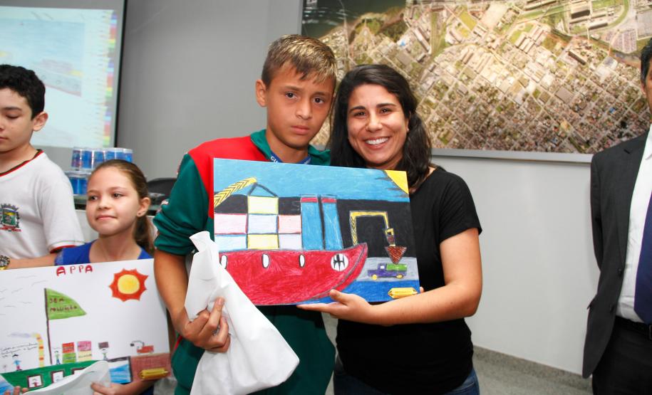 Projeto Porto Escola premia alunos e será ampliado em 2016 Projeto Porto Escola premia alunos e será ampliado em 2016