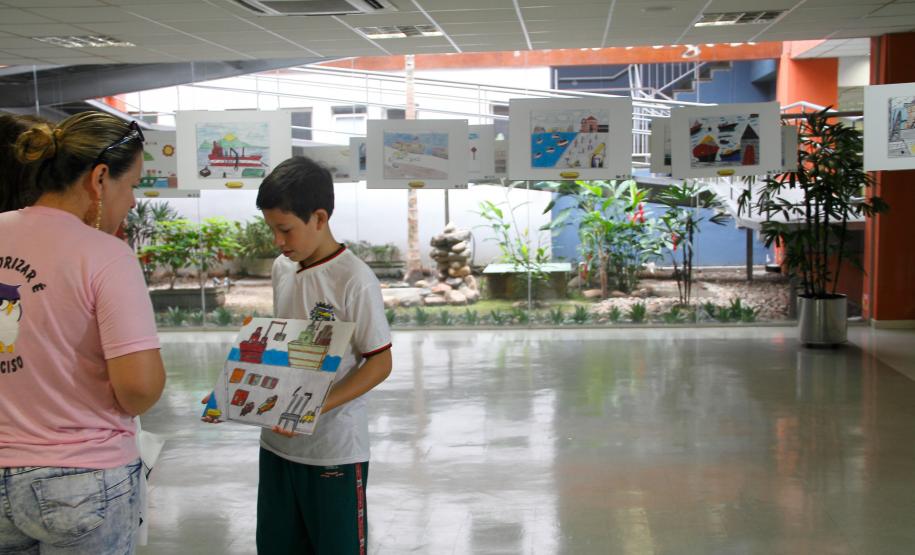 Projeto Porto Escola premia alunos e será ampliado em 2016 Projeto Porto Escola premia alunos e será ampliado em 2016