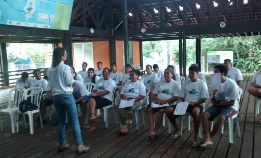 Appa forma agentes ambientais voluntários na Ilha do Mel
