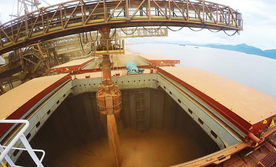 O Porto de Paranaguá acaba de testar um sistema que vai tornar mais rápido o carregamento de grãos no Corredor de Exportação.
