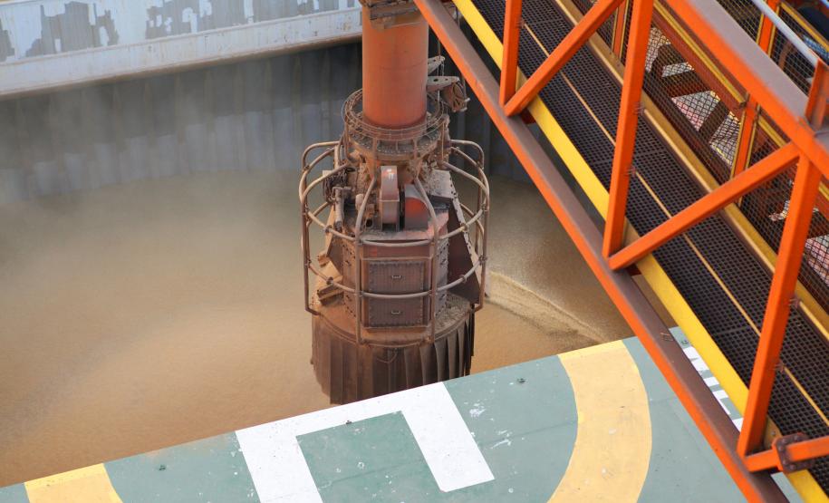 O Porto de Paranaguá acaba de testar um sistema que vai tornar mais rápido o carregamento de grãos no Corredor de Exportação.