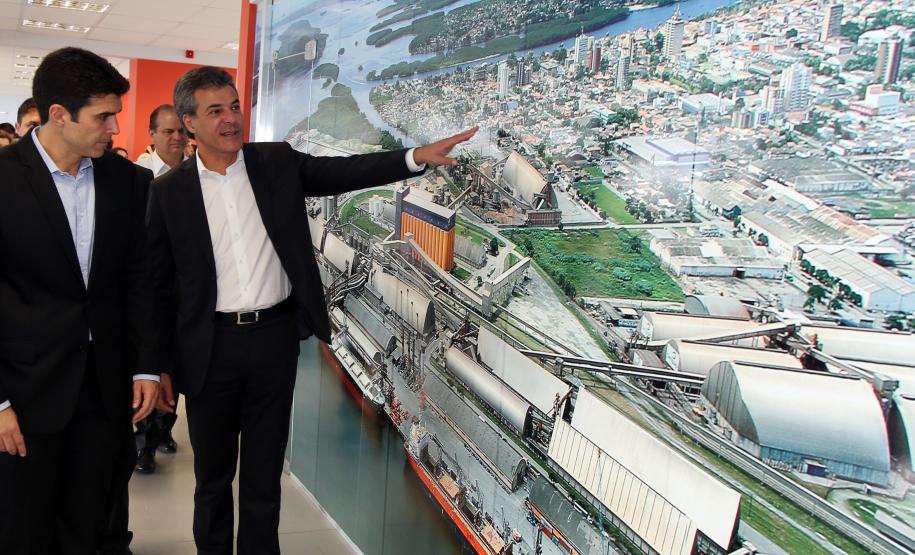 Richa entrega reforma do cais e destaca avanços do Porto de Paranaguá