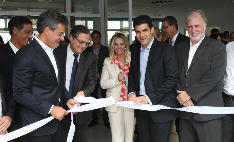 Richa entrega reforma do cais e destaca avanços do Porto de Paranaguá