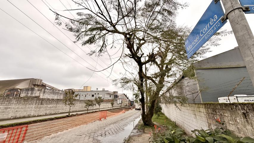 Obras avançam na rua Manoel Corrêa